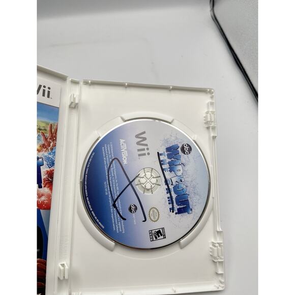 Wipeout: The Game (Nintendo Wii 2010) CIB Complete w/ Manual - Picture 8 of 8